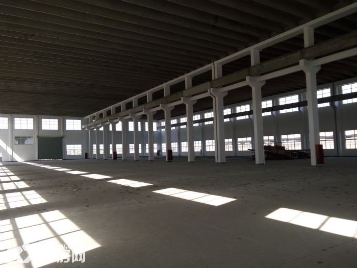 平湖开发区2300平方单层厂房出租，电400KVA，可分租，有蒸汽天然气