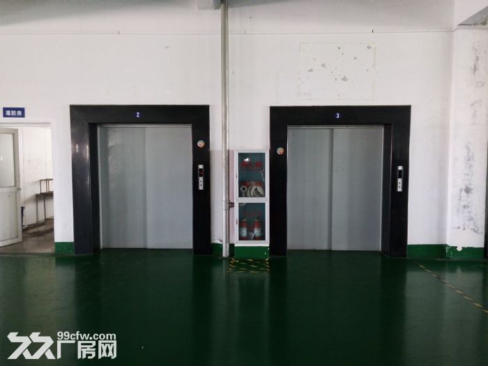钟埭二楼700平方，11元每平方每月，有三吨货梯