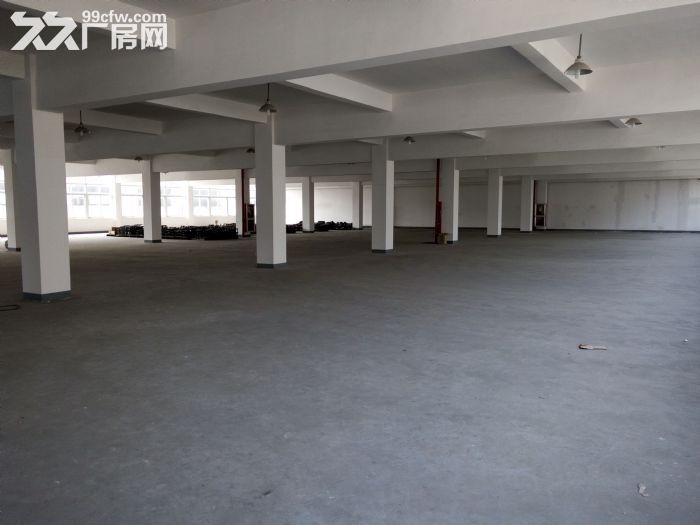 平湖开发区950平一楼厂房出租，可做五金，机械，数控，电子，纸箱等
